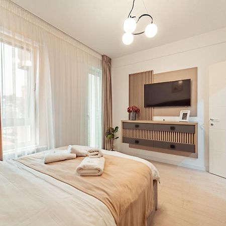 Cozy Aparthotel - Ultracentral Luxury Apartments Яш Екстериор снимка