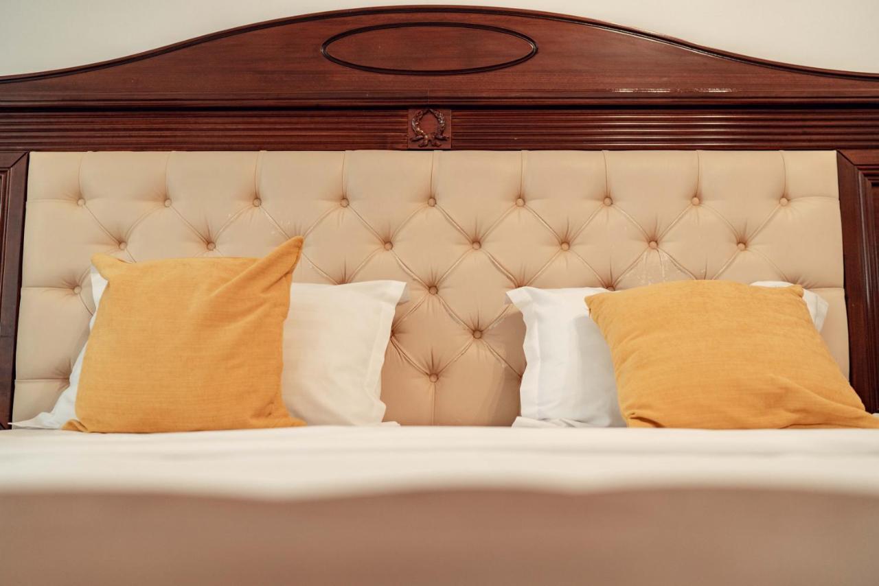 Cozy Aparthotel - Ultracentral Luxury Apartments Яш Екстериор снимка