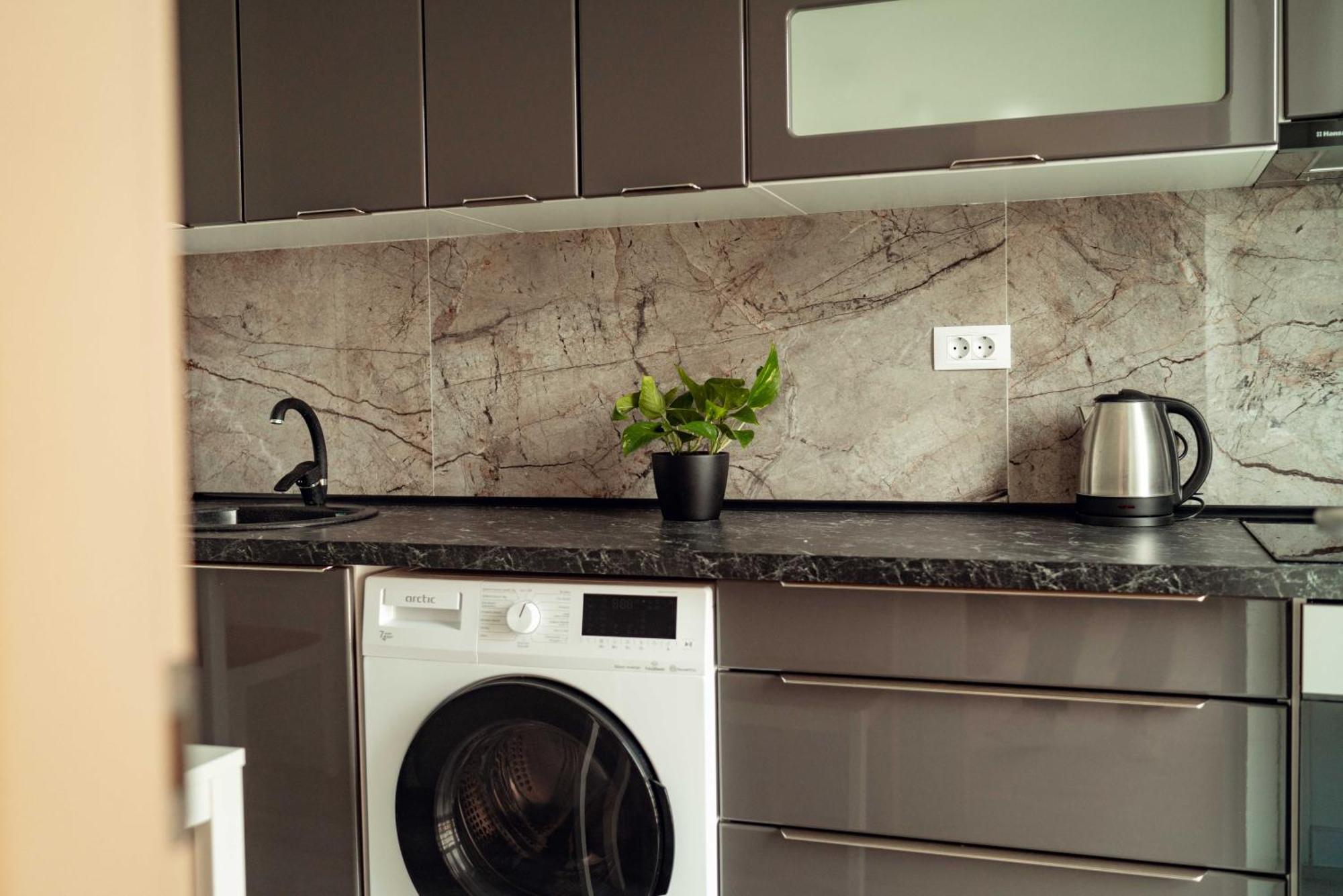 Cozy Aparthotel - Ultracentral Luxury Apartments Яш Екстериор снимка