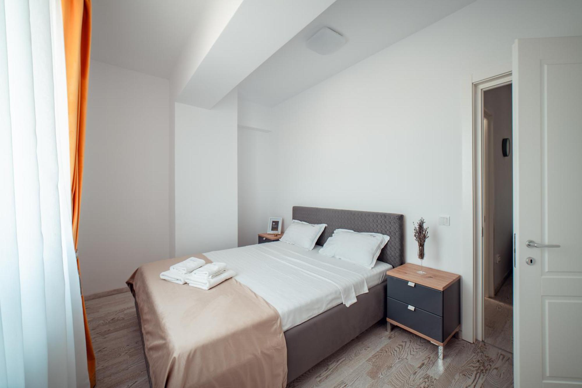 Cozy Aparthotel - Ultracentral Luxury Apartments Яш Екстериор снимка
