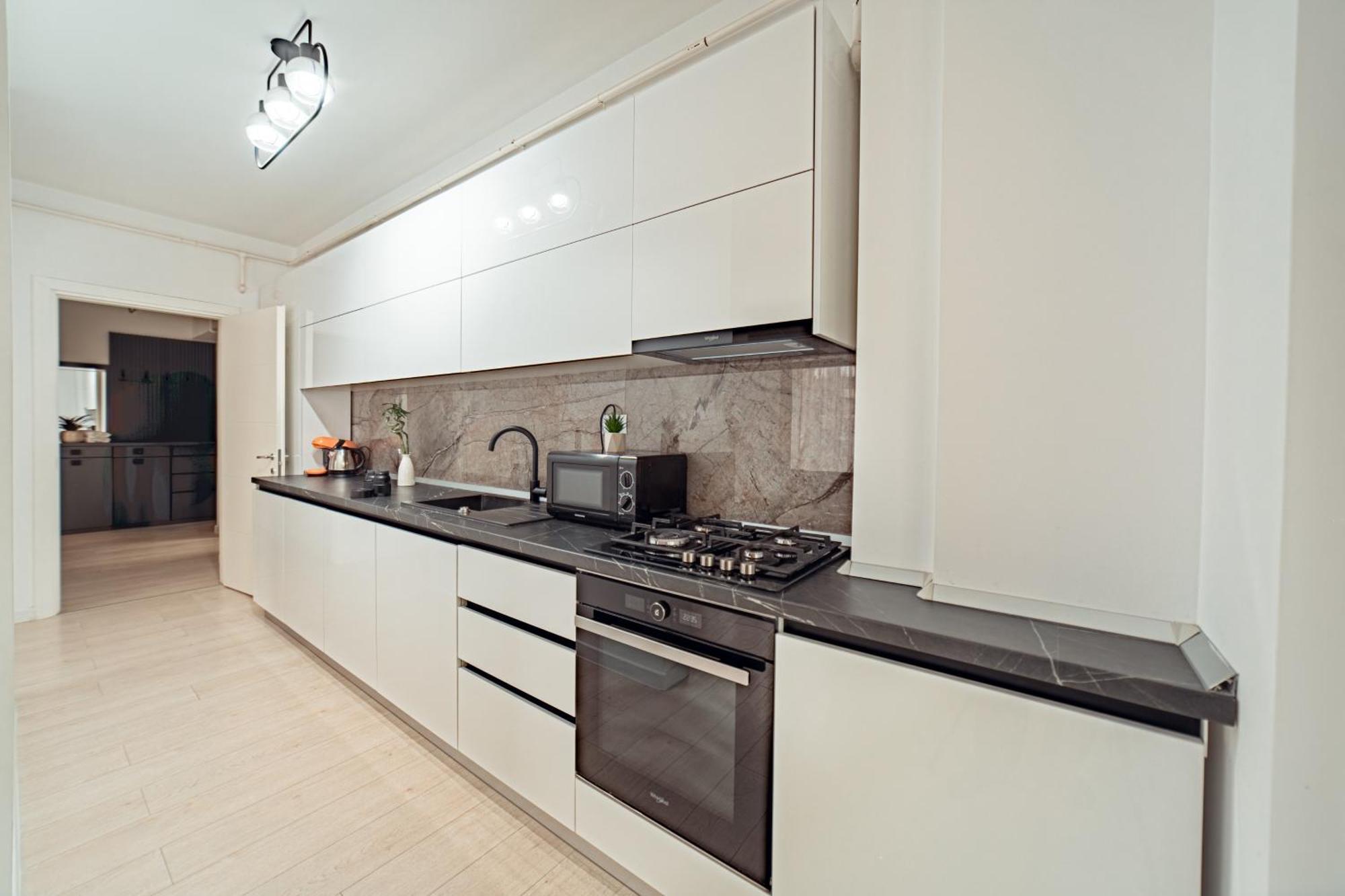Cozy Aparthotel - Ultracentral Luxury Apartments Яш Екстериор снимка