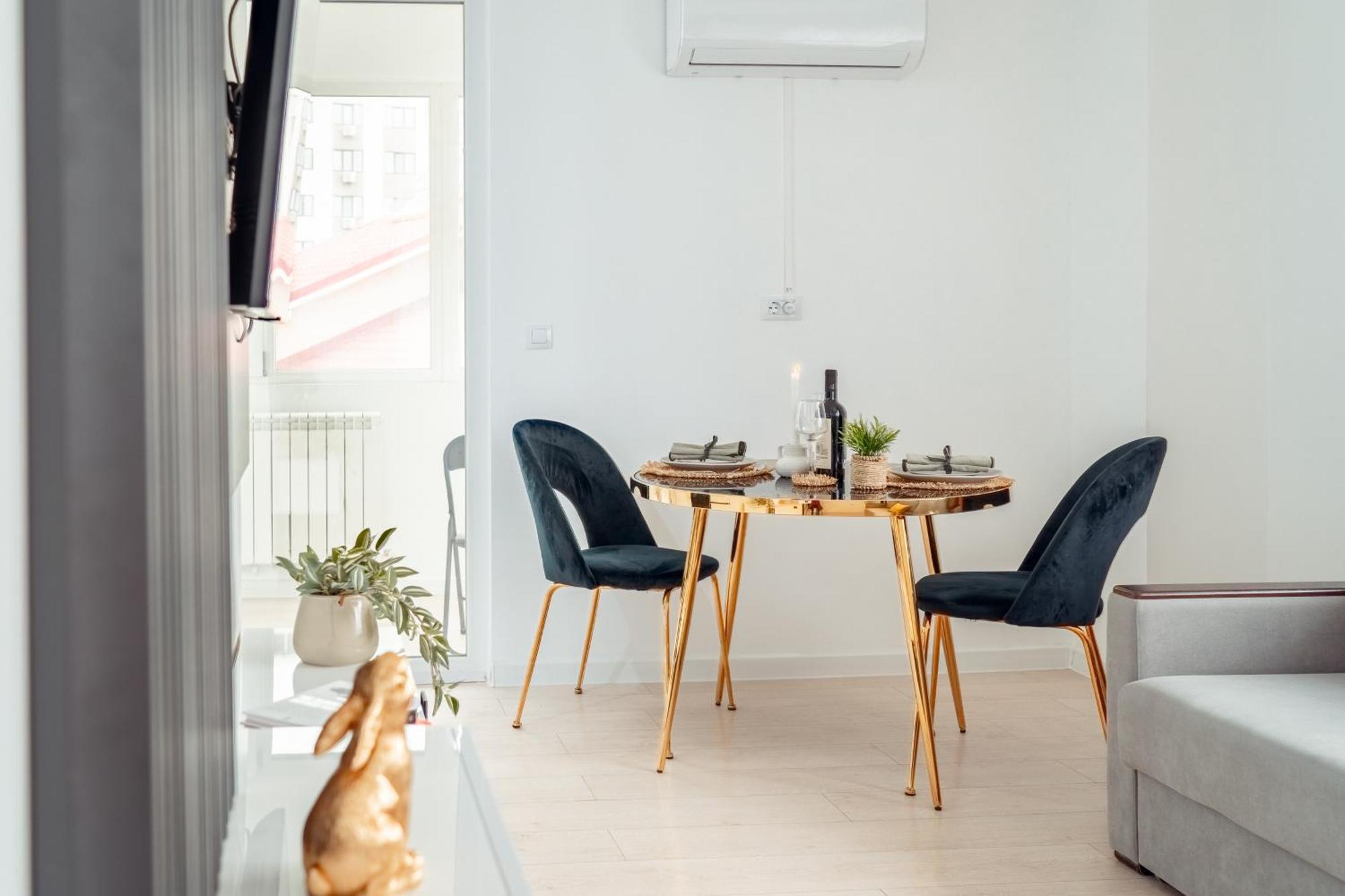 Cozy Aparthotel - Ultracentral Luxury Apartments Яш Екстериор снимка