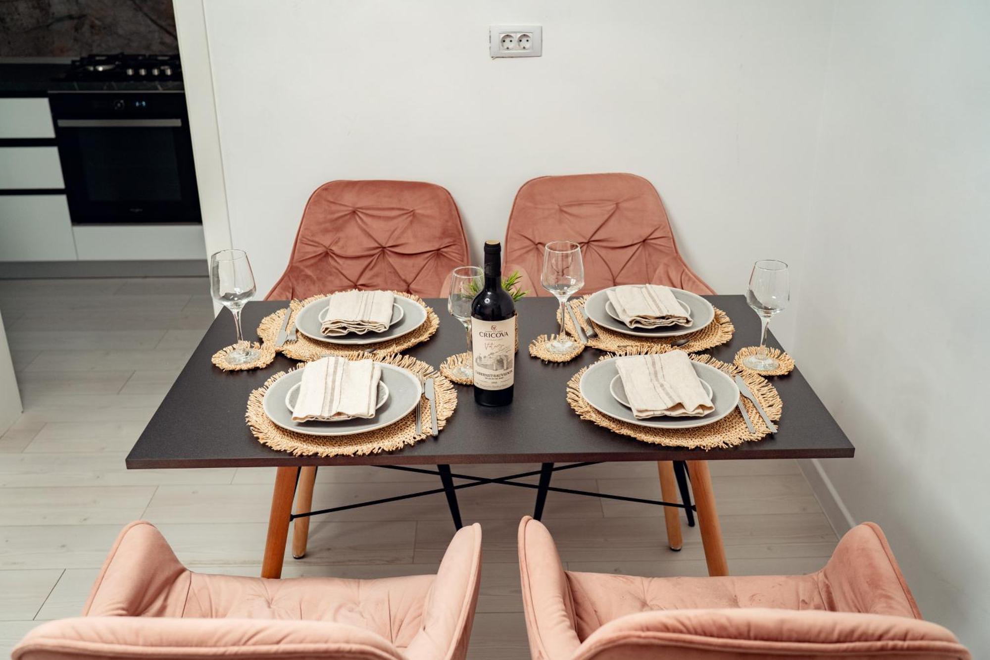 Cozy Aparthotel - Ultracentral Luxury Apartments Яш Екстериор снимка