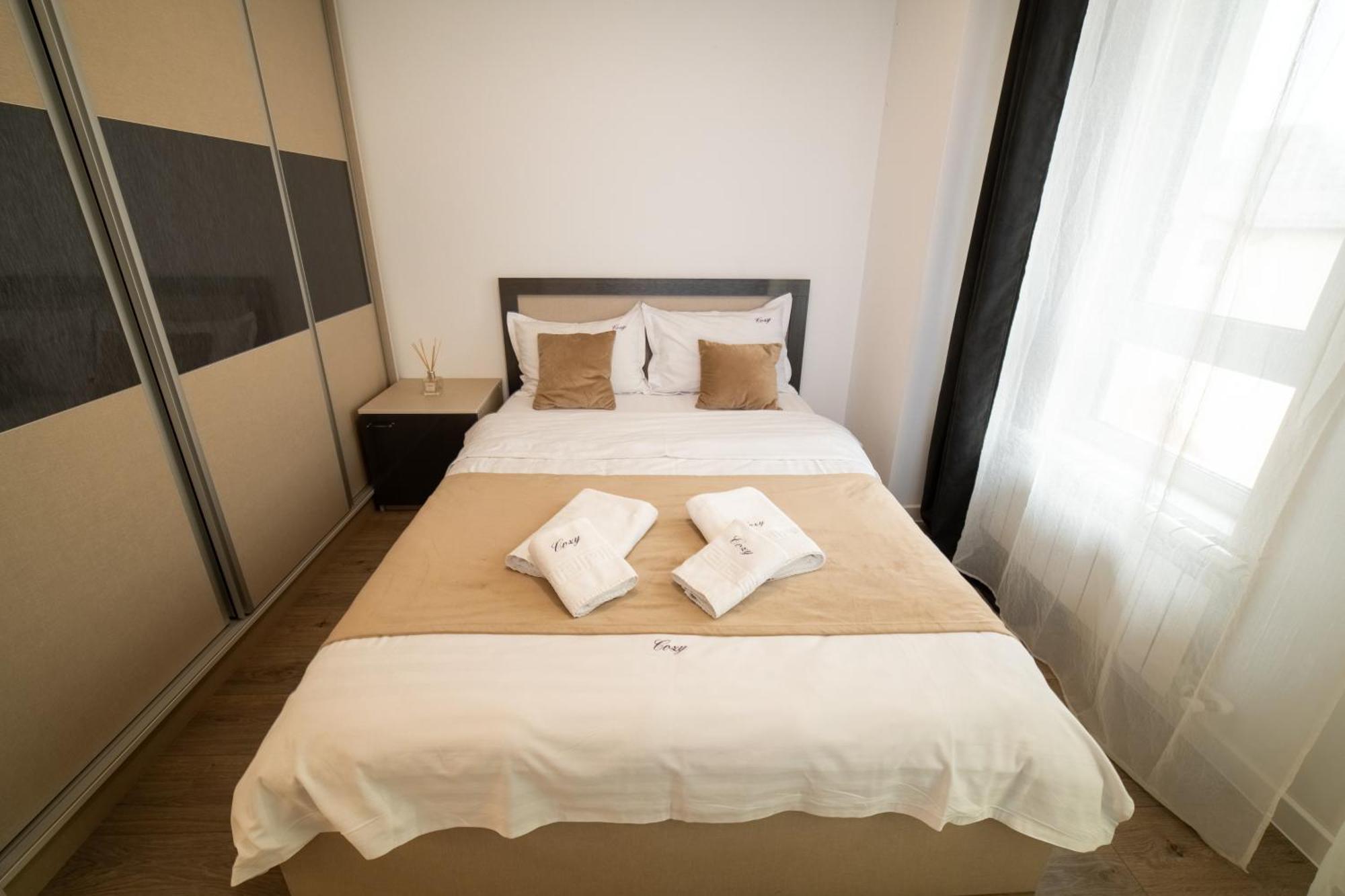 Cozy Aparthotel - Ultracentral Luxury Apartments Яш Екстериор снимка