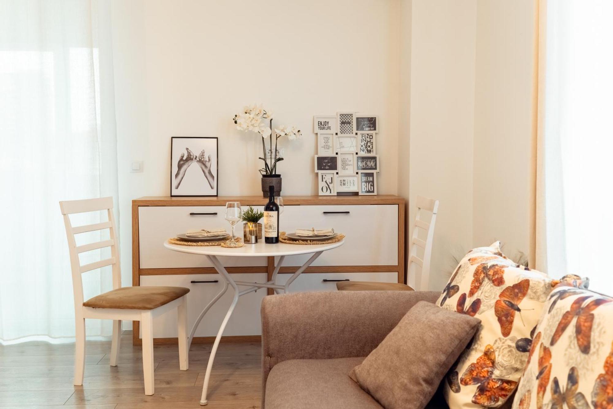 Cozy Aparthotel - Ultracentral Luxury Apartments Яш Екстериор снимка